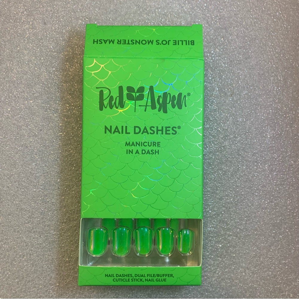Red Aspen Green Press-On Nails